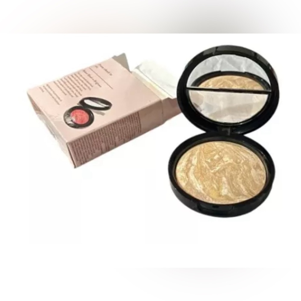 Laura GELLER  Baked Balance-n-Brighten Color Correcting Golden In Light New